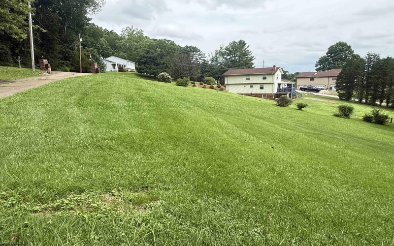 20 Bel Manor Drive, Fairmont, West Virginia 26554, 4 Bedrooms Bedrooms, 9 Rooms Rooms,3 BathroomsBathrooms,Single Family Detached,For Sale,Bel Manor,0,10166468