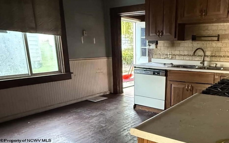 178 East Street, Masontown, West Virginia 26542, 4 Bedrooms Bedrooms, 10 Rooms Rooms,1 BathroomBathrooms,Single Family Detached,For Sale,East,0,10166470