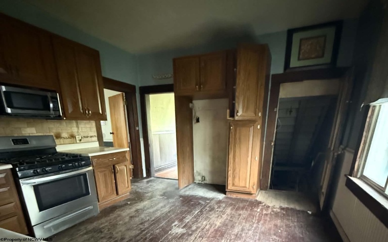 178 East Street, Masontown, West Virginia 26542, 4 Bedrooms Bedrooms, 10 Rooms Rooms,1 BathroomBathrooms,Single Family Detached,For Sale,East,0,10166470