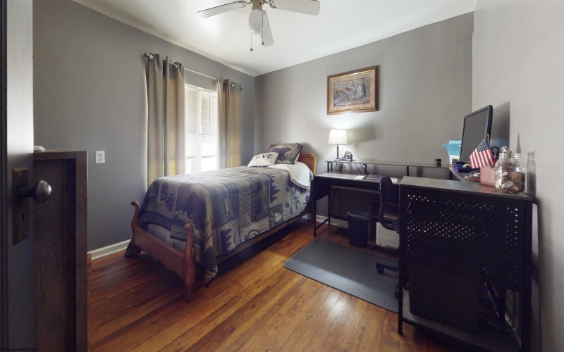 406 Highland Avenue, Fairmont, West Virginia 26554-1939, 2 Bedrooms Bedrooms, 5 Rooms Rooms,1 BathroomBathrooms,Single Family Detached,For Sale,Highland,0,10166476