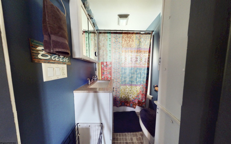 406 Highland Avenue, Fairmont, West Virginia 26554-1939, 2 Bedrooms Bedrooms, 5 Rooms Rooms,1 BathroomBathrooms,Single Family Detached,For Sale,Highland,0,10166476