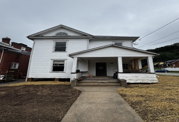 519 Center Avenue, Weston, West Virginia 26452, 4 Bedrooms Bedrooms, 8 Rooms Rooms,1 BathroomBathrooms,Single Family Detached,For Sale,Center,0,10166482