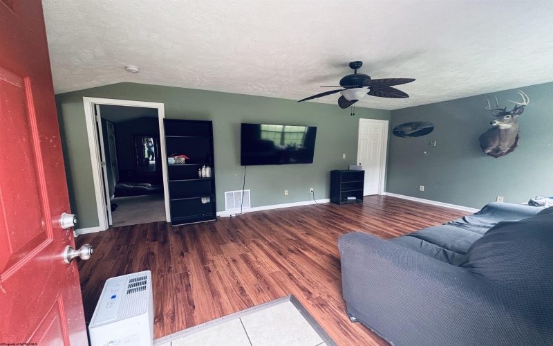 6410 Greenbrier Road, Salem, West Virginia 26426, 2 Bedrooms Bedrooms, 5 Rooms Rooms,1 BathroomBathrooms,Single Family Detached,For Sale,Greenbrier,0,10166478