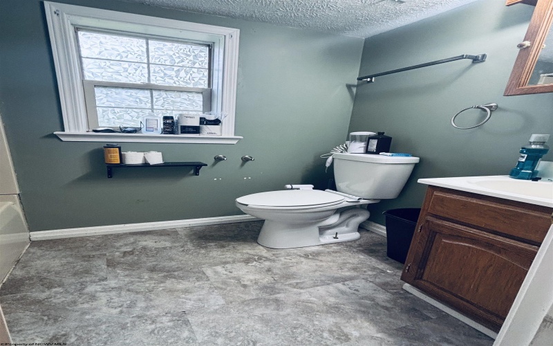 6410 Greenbrier Road, Salem, West Virginia 26426, 2 Bedrooms Bedrooms, 5 Rooms Rooms,1 BathroomBathrooms,Single Family Detached,For Sale,Greenbrier,0,10166478
