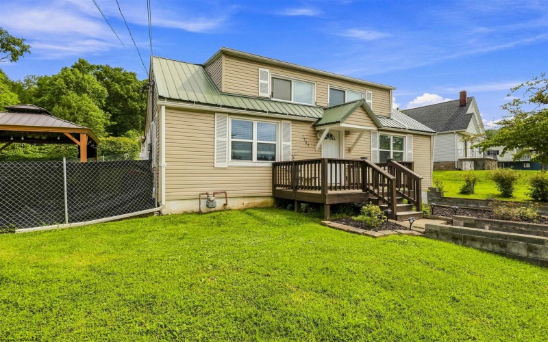 1405 Andmore Street, Morgantown, West Virginia 26505, 2 Bedrooms Bedrooms, 5 Rooms Rooms,1 BathroomBathrooms,Single Family Detached,For Sale,Andmore,0,10166486