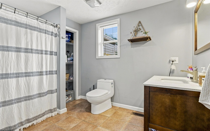 1405 Andmore Street, Morgantown, West Virginia 26505, 2 Bedrooms Bedrooms, 5 Rooms Rooms,1 BathroomBathrooms,Single Family Detached,For Sale,Andmore,0,10166486