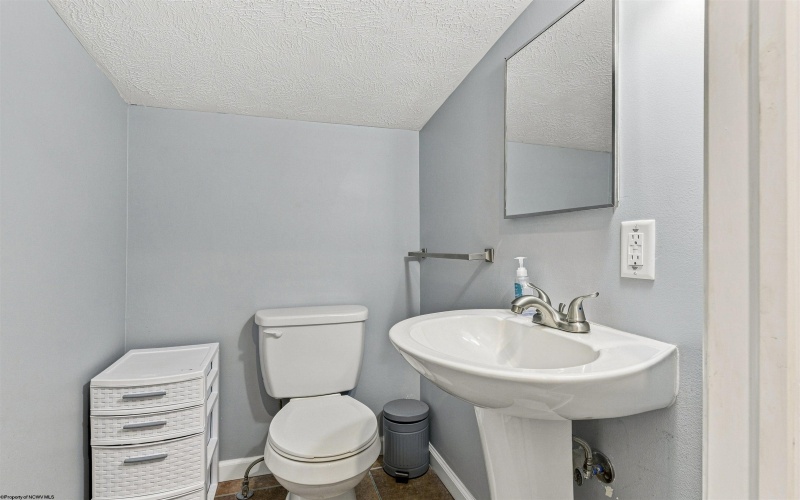 1405 Andmore Street, Morgantown, West Virginia 26505, 2 Bedrooms Bedrooms, 5 Rooms Rooms,1 BathroomBathrooms,Single Family Detached,For Sale,Andmore,0,10166486