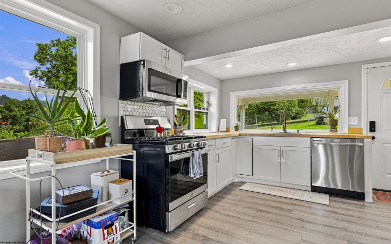1405 Andmore Street, Morgantown, West Virginia 26505, 2 Bedrooms Bedrooms, 5 Rooms Rooms,1 BathroomBathrooms,Single Family Detached,For Sale,Andmore,0,10166486