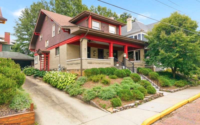 229 Morris Street, Morgantown, West Virginia 26501, 4 Bedrooms Bedrooms, 8 Rooms Rooms,2 BathroomsBathrooms,Single Family Detached,For Sale,Morris,0,10166499