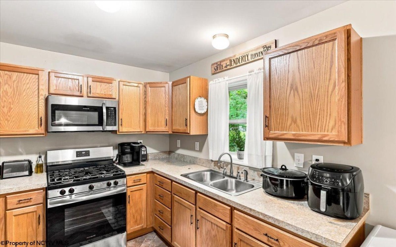 485 Redwood Drive, Terra Alta, West Virginia 26764, 3 Bedrooms Bedrooms, 13 Rooms Rooms,2 BathroomsBathrooms,Single Family Detached,For Sale,Redwood,0,10166497