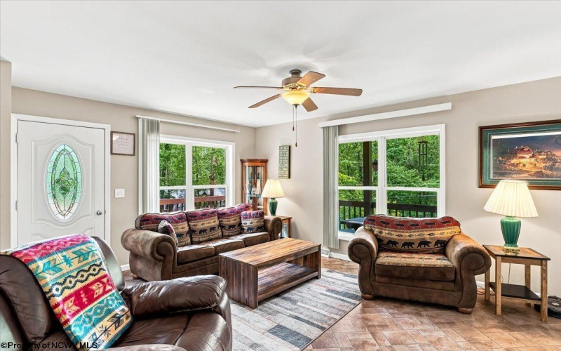 485 Redwood Drive, Terra Alta, West Virginia 26764, 3 Bedrooms Bedrooms, 13 Rooms Rooms,2 BathroomsBathrooms,Single Family Detached,For Sale,Redwood,0,10166497