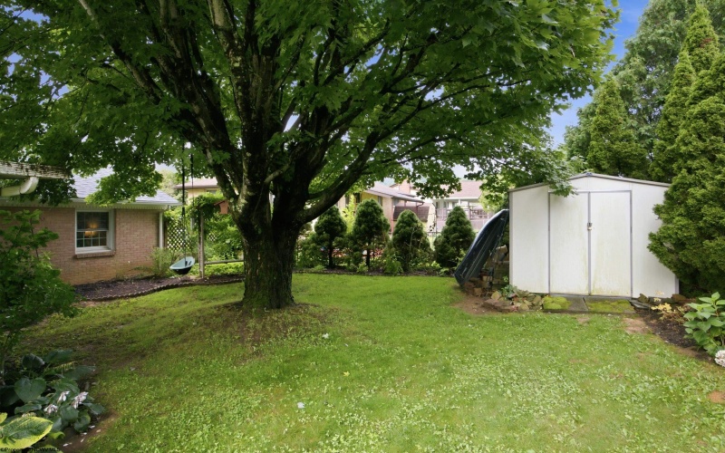 142 Driftwood Road, Bridgeport, West Virginia 26330, 3 Bedrooms Bedrooms, 9 Rooms Rooms,2 BathroomsBathrooms,Single Family Detached,For Sale,Driftwood,0,10166489