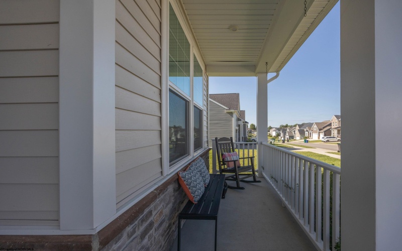 324 Lexington Circle, Bridgeport, West Virginia 26330, 5 Bedrooms Bedrooms, 9 Rooms Rooms,3 BathroomsBathrooms,Single Family Detached,For Sale,Lexington,0,10166275