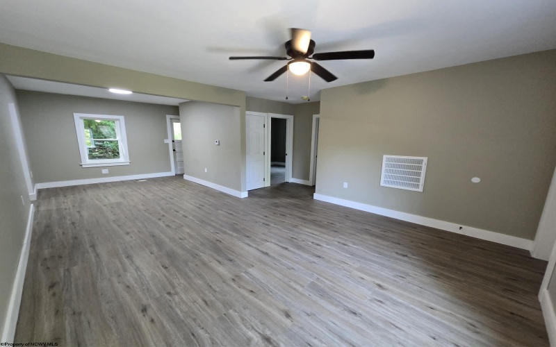 458 Ben Street, Clarksburg, West Virginia 26301, 3 Bedrooms Bedrooms, 5 Rooms Rooms,1 BathroomBathrooms,Single Family Detached,For Sale,Ben,0,10166509