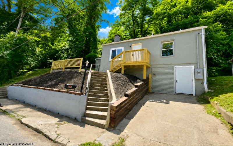 458 Ben Street, Clarksburg, West Virginia 26301, 3 Bedrooms Bedrooms, 5 Rooms Rooms,1 BathroomBathrooms,Single Family Detached,For Sale,Ben,0,10166509