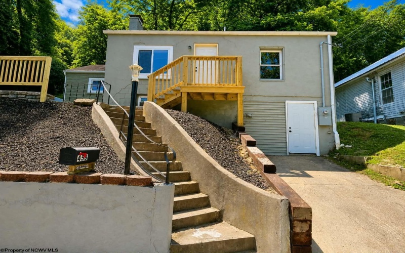 458 Ben Street, Clarksburg, West Virginia 26301, 3 Bedrooms Bedrooms, 5 Rooms Rooms,1 BathroomBathrooms,Single Family Detached,For Sale,Ben,0,10166509