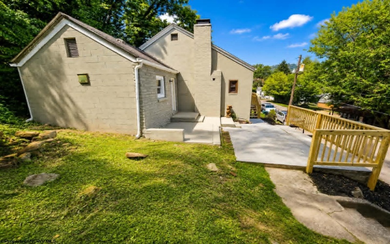 458 Ben Street, Clarksburg, West Virginia 26301, 3 Bedrooms Bedrooms, 5 Rooms Rooms,1 BathroomBathrooms,Single Family Detached,For Sale,Ben,0,10166509