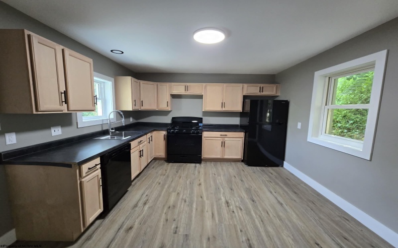 458 Ben Street, Clarksburg, West Virginia 26301, 3 Bedrooms Bedrooms, 5 Rooms Rooms,1 BathroomBathrooms,Single Family Detached,For Sale,Ben,0,10166509