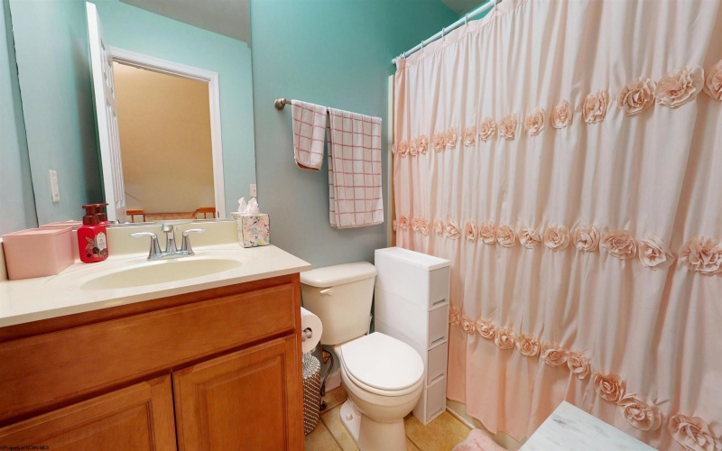 15 Ashbury Lane, Fairmont, West Virginia 26554, 4 Bedrooms Bedrooms, 8 Rooms Rooms,3 BathroomsBathrooms,Single Family Detached,For Sale,Ashbury,0,10166506