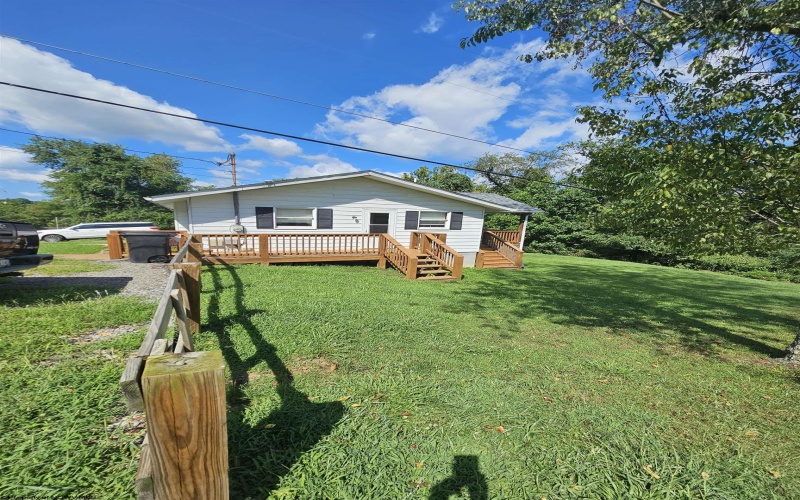 301 Holbert Avenue, Fairmont, West Virginia 26554, 3 Bedrooms Bedrooms, 6 Rooms Rooms,2 BathroomsBathrooms,Single Family Detached,For Sale,Holbert,0,10166507
