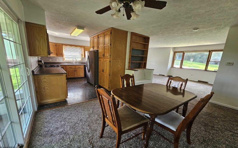301 Holbert Avenue, Fairmont, West Virginia 26554, 3 Bedrooms Bedrooms, 6 Rooms Rooms,2 BathroomsBathrooms,Single Family Detached,For Sale,Holbert,0,10166507