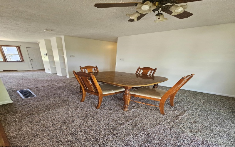 301 Holbert Avenue, Fairmont, West Virginia 26554, 3 Bedrooms Bedrooms, 6 Rooms Rooms,2 BathroomsBathrooms,Single Family Detached,For Sale,Holbert,0,10166507
