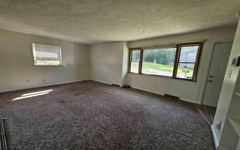 301 Holbert Avenue, Fairmont, West Virginia 26554, 3 Bedrooms Bedrooms, 6 Rooms Rooms,2 BathroomsBathrooms,Single Family Detached,For Sale,Holbert,0,10166507