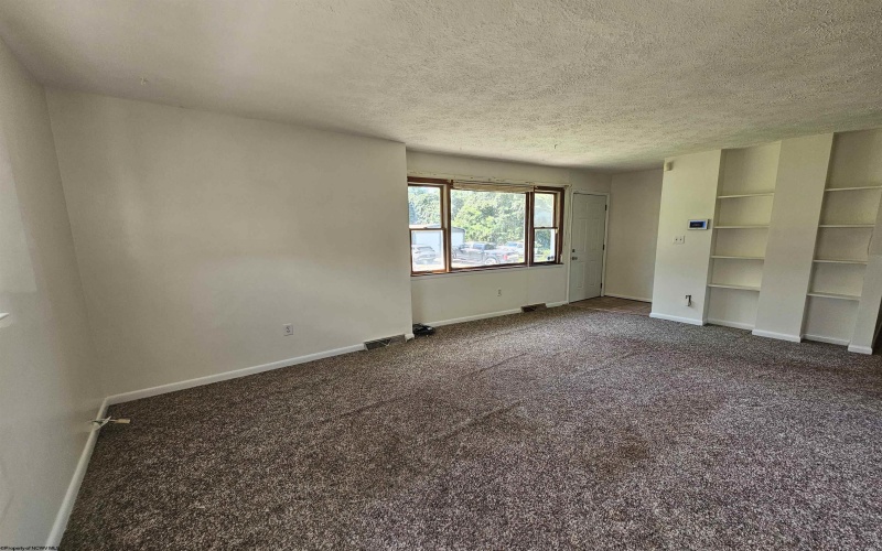 301 Holbert Avenue, Fairmont, West Virginia 26554, 3 Bedrooms Bedrooms, 6 Rooms Rooms,2 BathroomsBathrooms,Single Family Detached,For Sale,Holbert,0,10166507