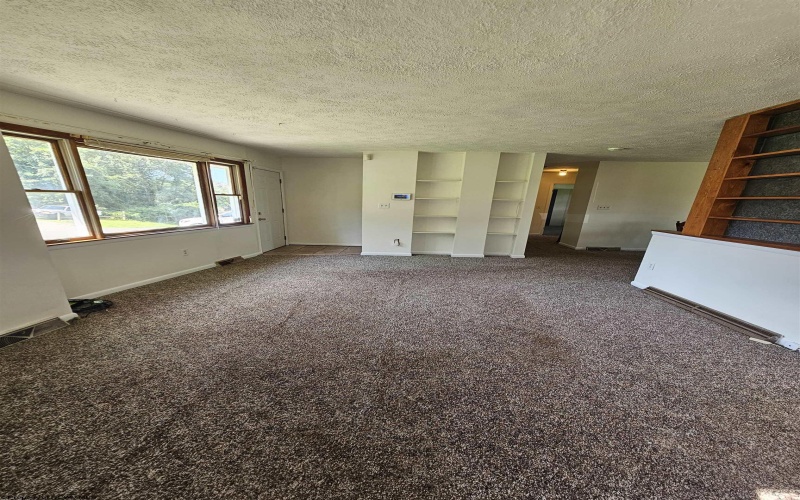 301 Holbert Avenue, Fairmont, West Virginia 26554, 3 Bedrooms Bedrooms, 6 Rooms Rooms,2 BathroomsBathrooms,Single Family Detached,For Sale,Holbert,0,10166507