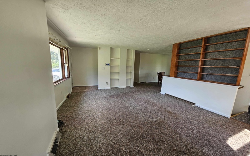 301 Holbert Avenue, Fairmont, West Virginia 26554, 3 Bedrooms Bedrooms, 6 Rooms Rooms,2 BathroomsBathrooms,Single Family Detached,For Sale,Holbert,0,10166507