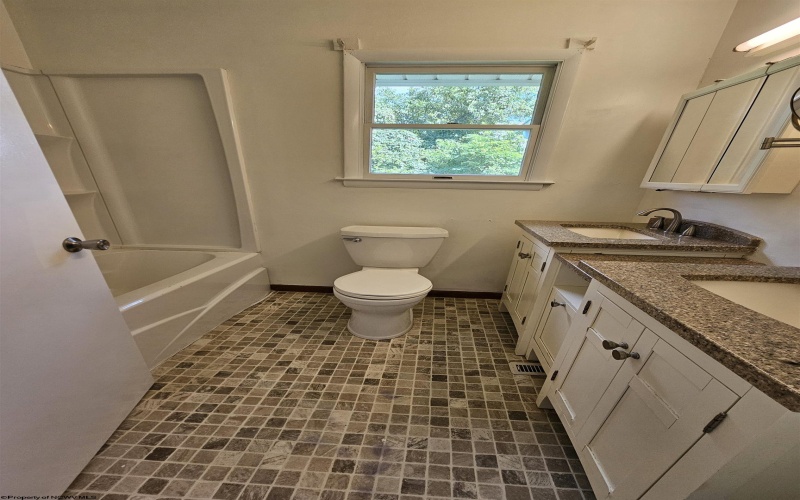 301 Holbert Avenue, Fairmont, West Virginia 26554, 3 Bedrooms Bedrooms, 6 Rooms Rooms,2 BathroomsBathrooms,Single Family Detached,For Sale,Holbert,0,10166507