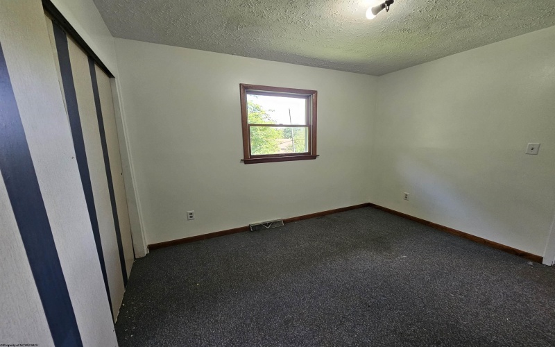 301 Holbert Avenue, Fairmont, West Virginia 26554, 3 Bedrooms Bedrooms, 6 Rooms Rooms,2 BathroomsBathrooms,Single Family Detached,For Sale,Holbert,0,10166507