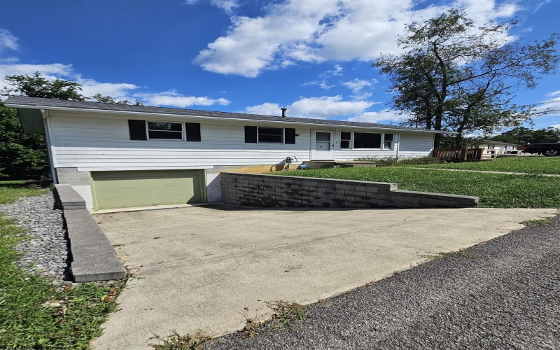 301 Holbert Avenue, Fairmont, West Virginia 26554, 3 Bedrooms Bedrooms, 6 Rooms Rooms,2 BathroomsBathrooms,Single Family Detached,For Sale,Holbert,0,10166507