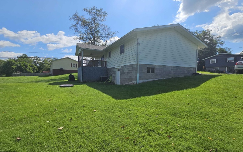 301 Holbert Avenue, Fairmont, West Virginia 26554, 3 Bedrooms Bedrooms, 6 Rooms Rooms,2 BathroomsBathrooms,Single Family Detached,For Sale,Holbert,0,10166507
