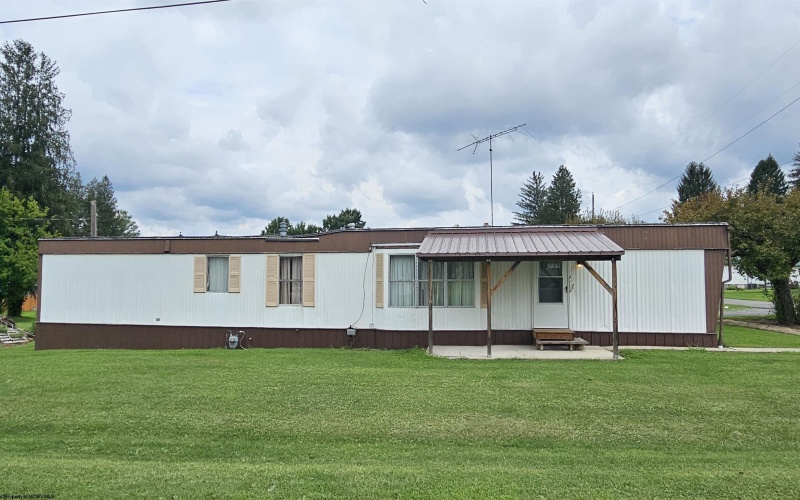 300 Johnson Bradshaw Street, Belington, West Virginia 26250, 2 Bedrooms Bedrooms, 5 Rooms Rooms,1 BathroomBathrooms,Single Family Detached,For Sale,Johnson Bradshaw,0,10166517 300 Johnson Bradshaw Street, Belington, West Virginia 26250, 2 Bedrooms Bedrooms, 5 Rooms Rooms,1 BathroomBathrooms,Single Family Detached,For Sale,Johnson Bradshaw,0,10166517