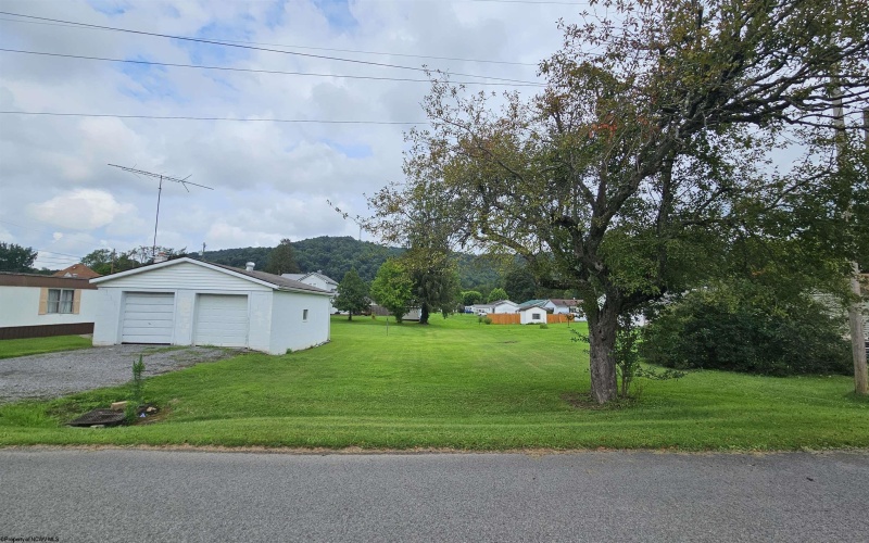 300 Johnson Bradshaw Street, Belington, West Virginia 26250, 2 Bedrooms Bedrooms, 5 Rooms Rooms,1 BathroomBathrooms,Single Family Detached,For Sale,Johnson Bradshaw,0,10166517 300 Johnson Bradshaw Street, Belington, West Virginia 26250, 2 Bedrooms Bedrooms, 5 Rooms Rooms,1 BathroomBathrooms,Single Family Detached,For Sale,Johnson Bradshaw,0,10166517