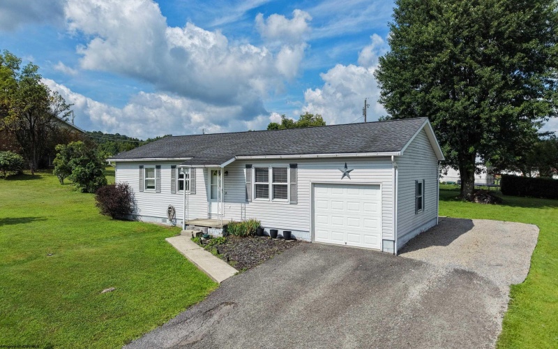 62 Blue Pond Lane, Elkins, West Virginia 26241, 3 Bedrooms Bedrooms, 7 Rooms Rooms,2 BathroomsBathrooms,Single Family Detached,For Sale,Blue Pond,0,10166544
