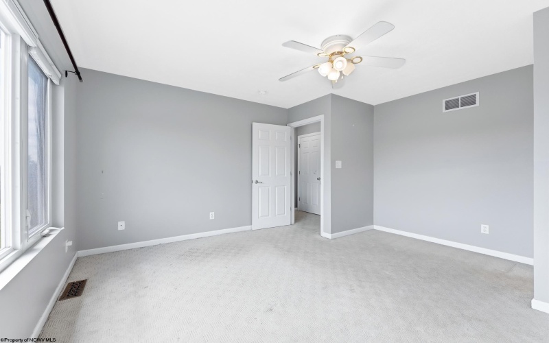 902 Pierpont Heights Drive, Morgantown, West Virginia 26508, 2 Bedrooms Bedrooms, 6 Rooms Rooms,2 BathroomsBathrooms,Single Family Attached,For Sale,Pierpont Heights,0,10166530