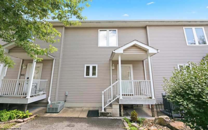 902 Pierpont Heights Drive, Morgantown, West Virginia 26508, 2 Bedrooms Bedrooms, 6 Rooms Rooms,2 BathroomsBathrooms,Single Family Attached,For Sale,Pierpont Heights,0,10166530