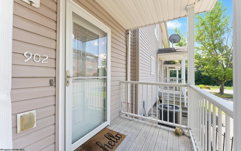 902 Pierpont Heights Drive, Morgantown, West Virginia 26508, 2 Bedrooms Bedrooms, 6 Rooms Rooms,2 BathroomsBathrooms,Single Family Attached,For Sale,Pierpont Heights,0,10166530