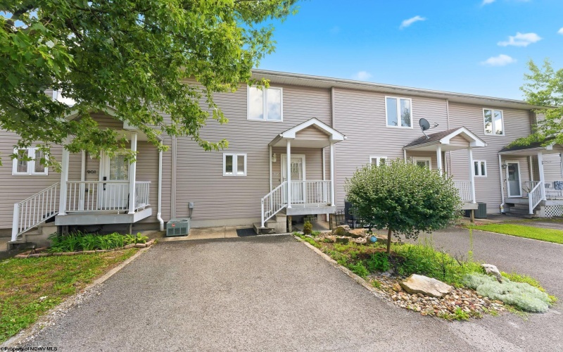 902 Pierpont Heights Drive, Morgantown, West Virginia 26508, 2 Bedrooms Bedrooms, 6 Rooms Rooms,2 BathroomsBathrooms,Single Family Attached,For Sale,Pierpont Heights,0,10166530