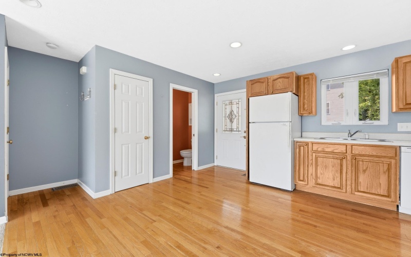902 Pierpont Heights Drive, Morgantown, West Virginia 26508, 2 Bedrooms Bedrooms, 6 Rooms Rooms,2 BathroomsBathrooms,Single Family Attached,For Sale,Pierpont Heights,0,10166530
