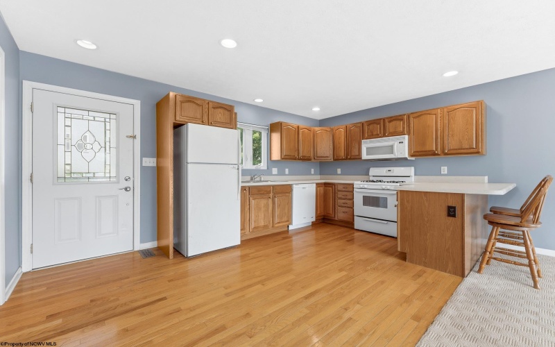 902 Pierpont Heights Drive, Morgantown, West Virginia 26508, 2 Bedrooms Bedrooms, 6 Rooms Rooms,2 BathroomsBathrooms,Single Family Attached,For Sale,Pierpont Heights,0,10166530