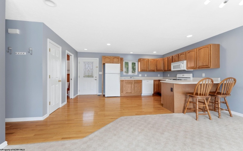 902 Pierpont Heights Drive, Morgantown, West Virginia 26508, 2 Bedrooms Bedrooms, 6 Rooms Rooms,2 BathroomsBathrooms,Single Family Attached,For Sale,Pierpont Heights,0,10166530