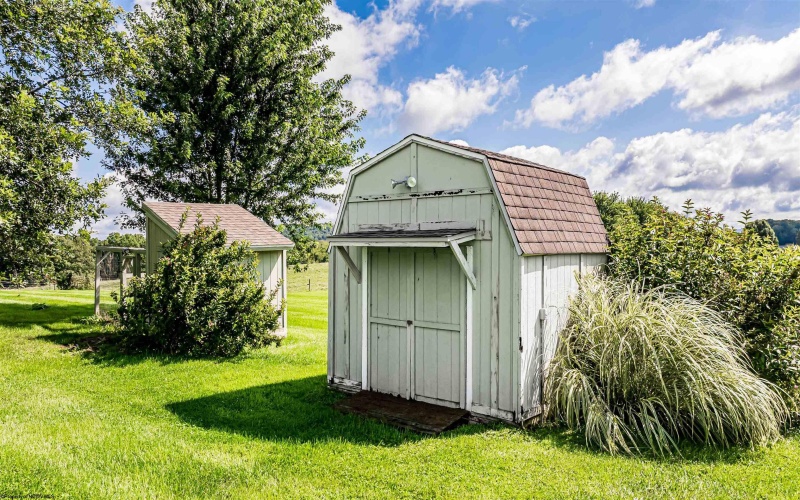 2277 Herring Road, Kingwood, West Virginia 26537, 3 Bedrooms Bedrooms, 10 Rooms Rooms,2 BathroomsBathrooms,Single Family Detached,For Sale,Herring,0,10166543