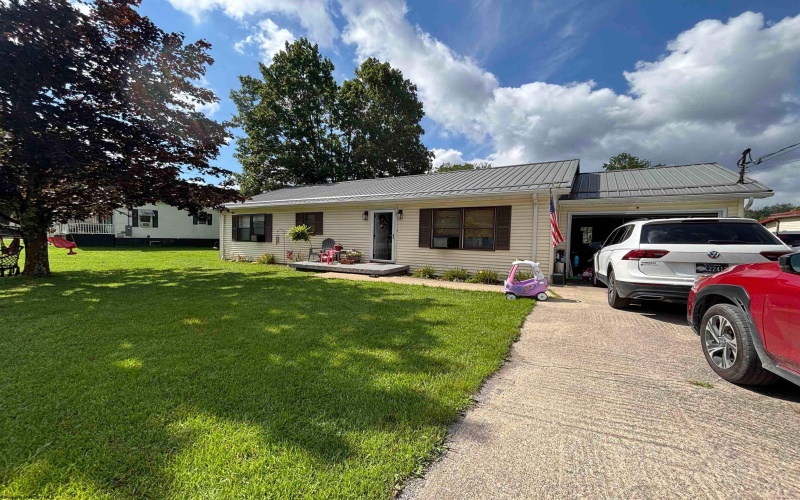 383 Crystal Springs Road, Elkins, West Virginia 26241, 3 Bedrooms Bedrooms, 7 Rooms Rooms,2 BathroomsBathrooms,Single Family Detached,For Sale,Crystal Springs,0,10166539