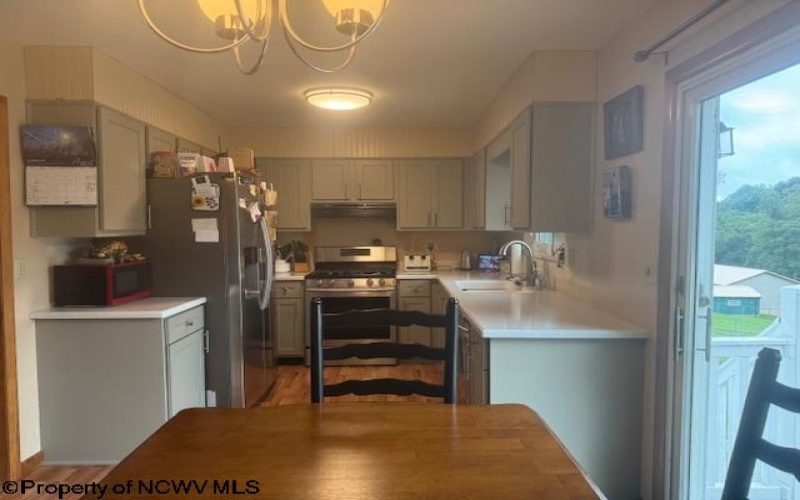 210 View Street, Kingwood, West Virginia 26537-0000, 3 Bedrooms Bedrooms, 6 Rooms Rooms,1 BathroomBathrooms,Single Family Detached,For Sale,View,0,10166540
