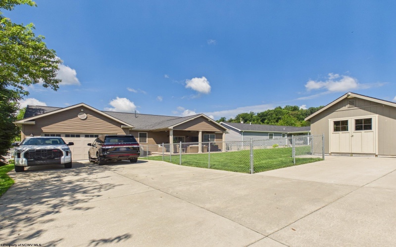 318 Glen Avenue, Clarksburg, West Virginia 26301, 3 Bedrooms Bedrooms, 9 Rooms Rooms,2 BathroomsBathrooms,Single Family Detached,For Sale,Glen,0,10166548