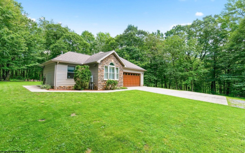 157 Reservoir Hill Road, Uniontown, Pennsylvania 15401, 3 Bedrooms Bedrooms, 5 Rooms Rooms,2 BathroomsBathrooms,Single Family Detached,For Sale,Reservoir Hill,0,10166546