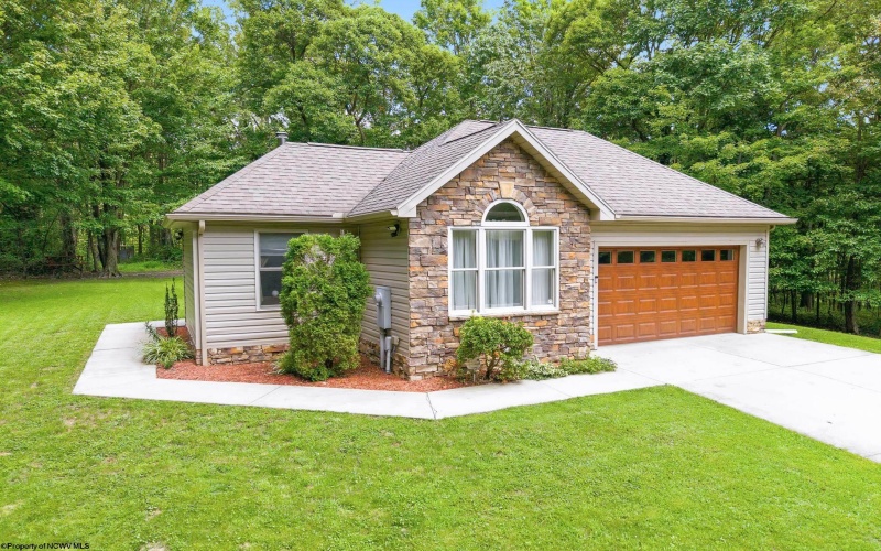 157 Reservoir Hill Road, Uniontown, Pennsylvania 15401, 3 Bedrooms Bedrooms, 5 Rooms Rooms,2 BathroomsBathrooms,Single Family Detached,For Sale,Reservoir Hill,0,10166546